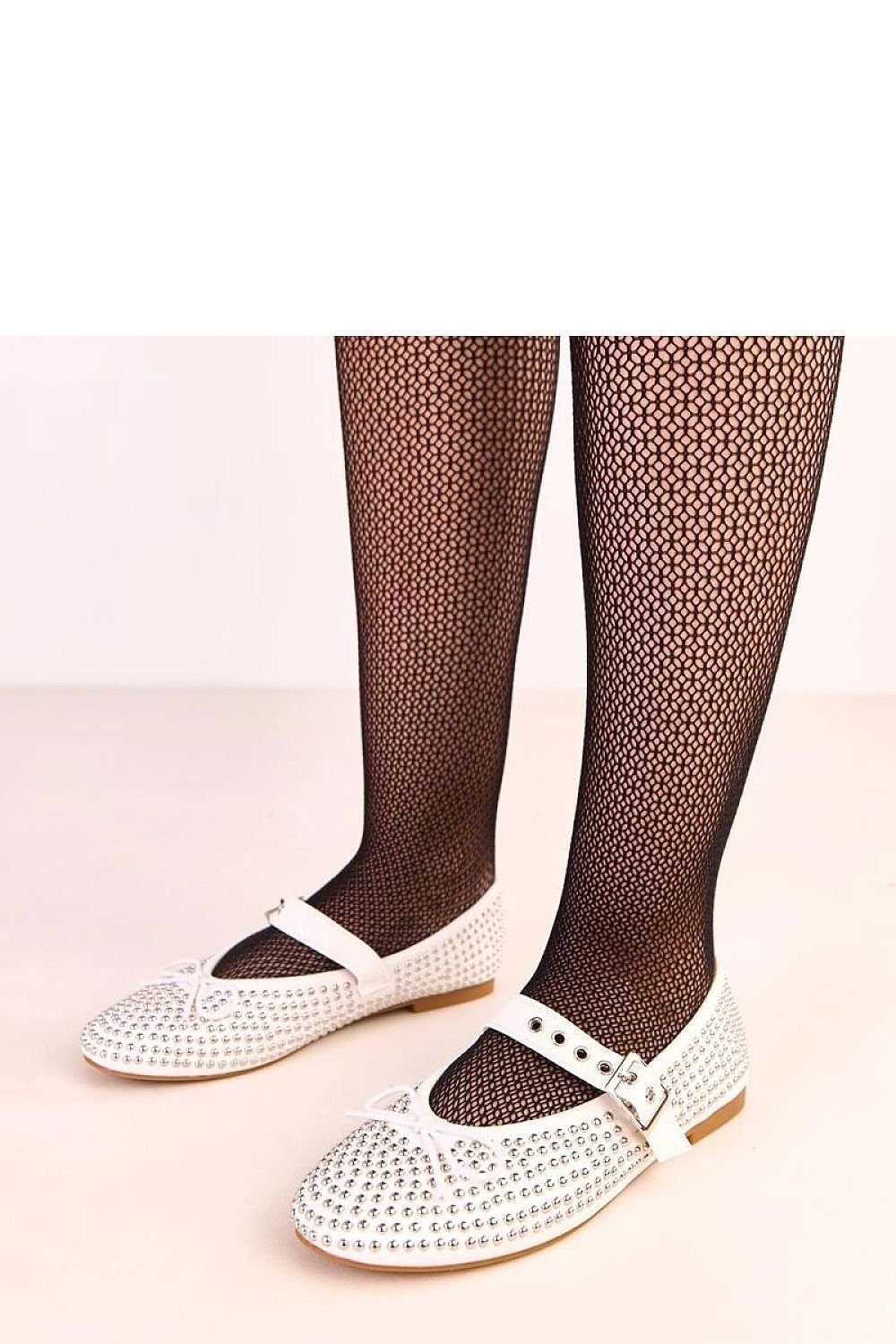 Ekologiska Ballerinaskor i högkvalitativt ekologiskt Veganskt läder med spänne, niar och rosett - Solea - Organic LifestyleEkologiska Ballerinaskor i högkvalitativt ekologiskt Veganskt läder med spänne, niar och rosett - Solea36 Ballet flats model 220590 Solea SoleaOrganic Lifestyle220590_1253610white