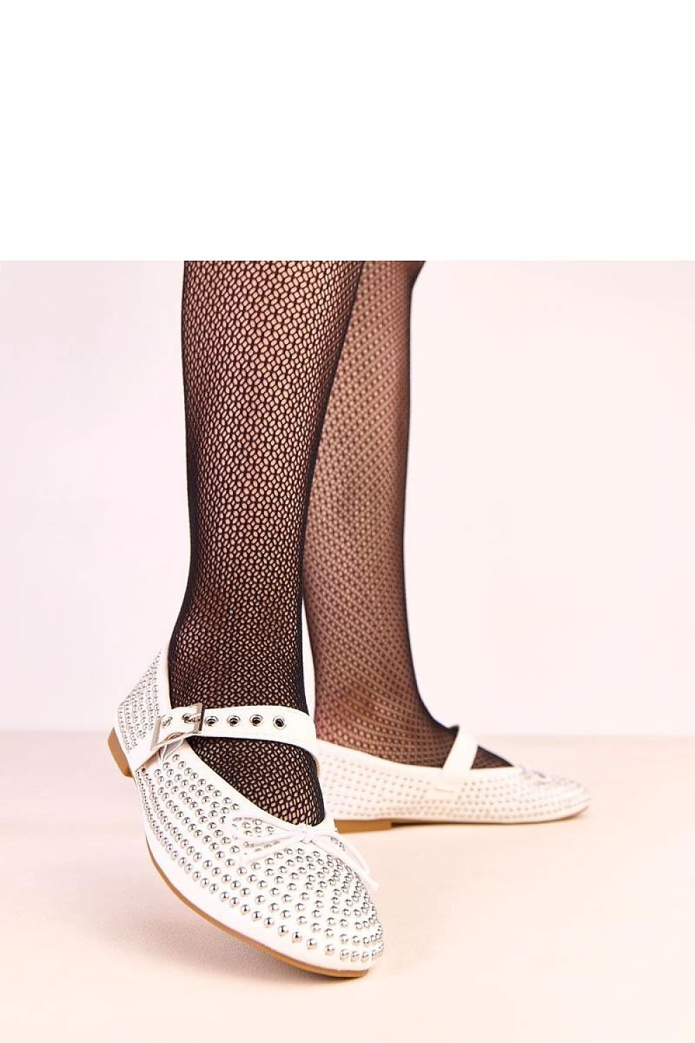 Ekologiska Ballerinaskor i högkvalitativt ekologiskt Veganskt läder med spänne, niar och rosett - Solea - Organic LifestyleEkologiska Ballerinaskor i högkvalitativt ekologiskt Veganskt läder med spänne, niar och rosett - Solea36 Ballet flats model 220590 Solea SoleaOrganic Lifestyle220590_1253610white