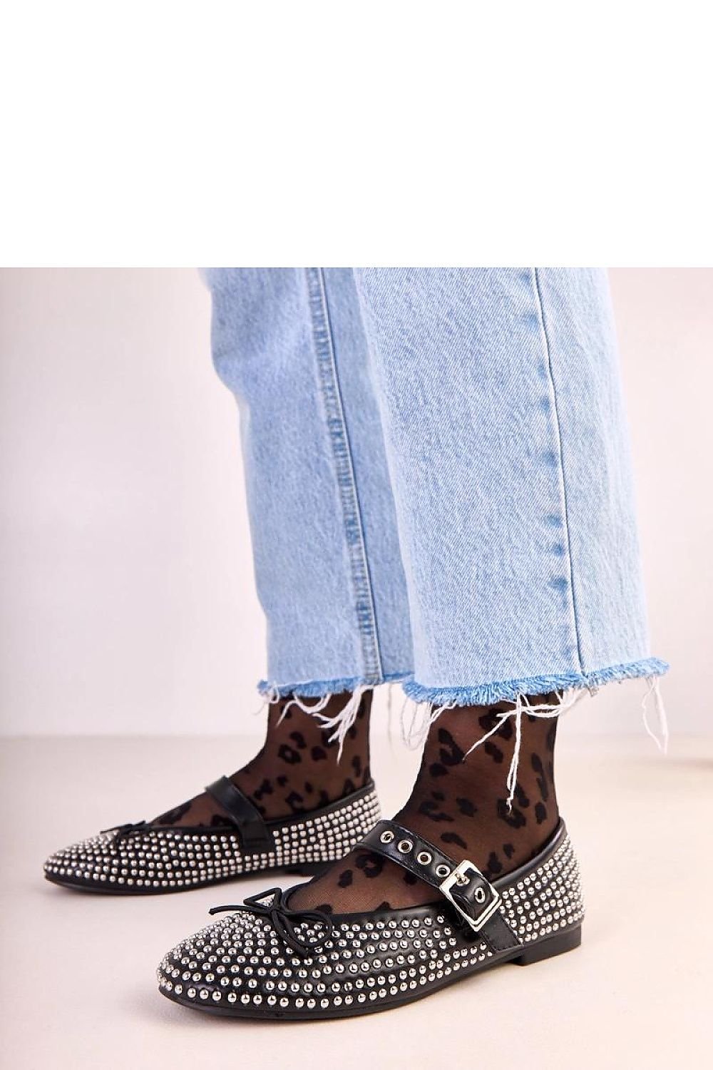 Ekologiska Ballerinaskor i högkvalitativt ekologiskt Veganskt läder med spänne, niar och rosett - Solea - Organic LifestyleEkologiska Ballerinaskor i högkvalitativt ekologiskt Veganskt läder med spänne, niar och rosett - Solea36 Ballet flats model 220592 Solea SoleaOrganic Lifestyle220592_1253622black