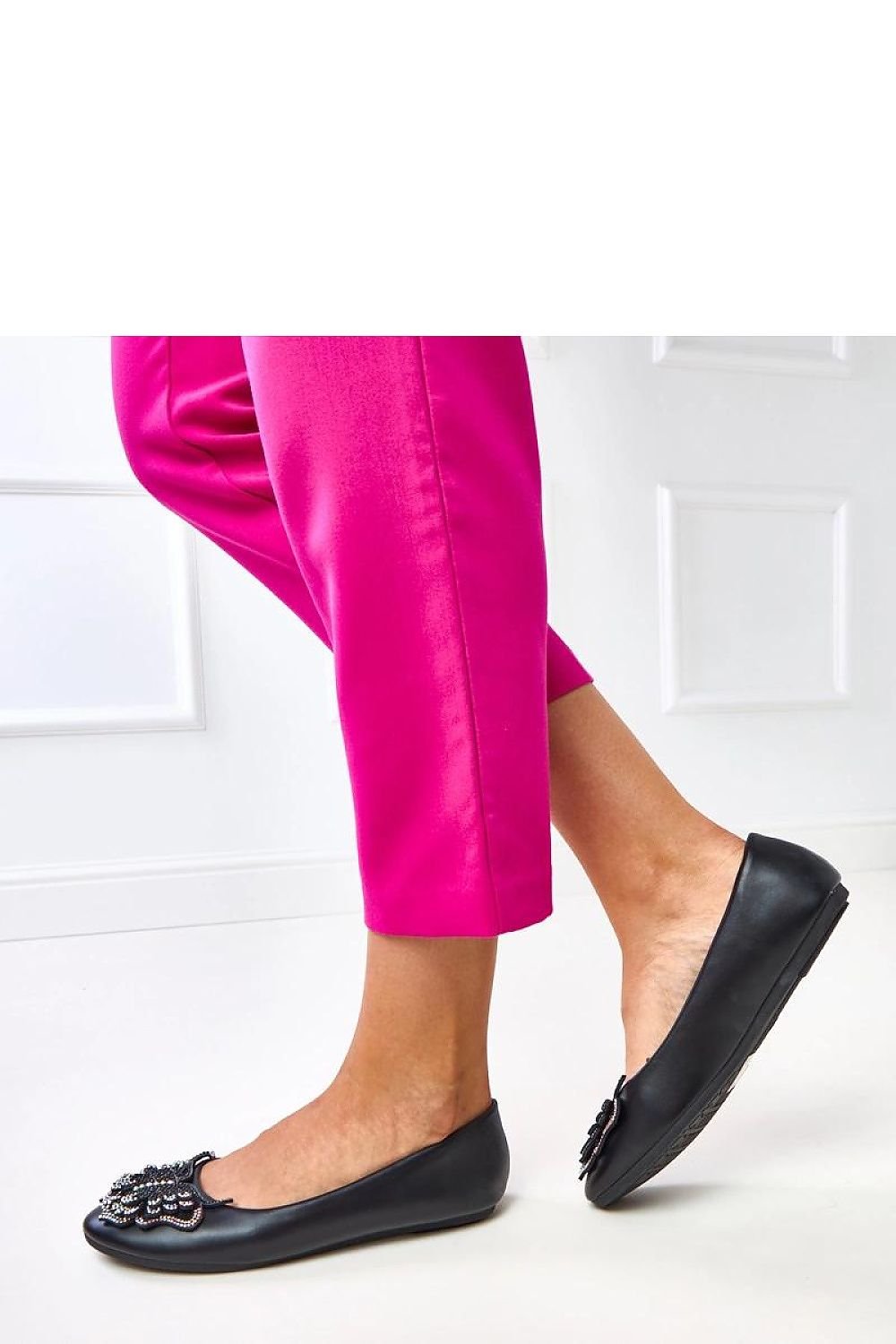 Ekologiska Ballerinaskor i Högkvalitativt Vegansk Eko - läder med fjäril och zirkoner - Solea - Organic LifestyleEkologiska Ballerinaskor i Högkvalitativt Vegansk Eko - läder med fjäril och zirkoner - Solea36 Ballet flats model 218164 Solea SoleaOrganic Lifestyle218164_1243302Svart