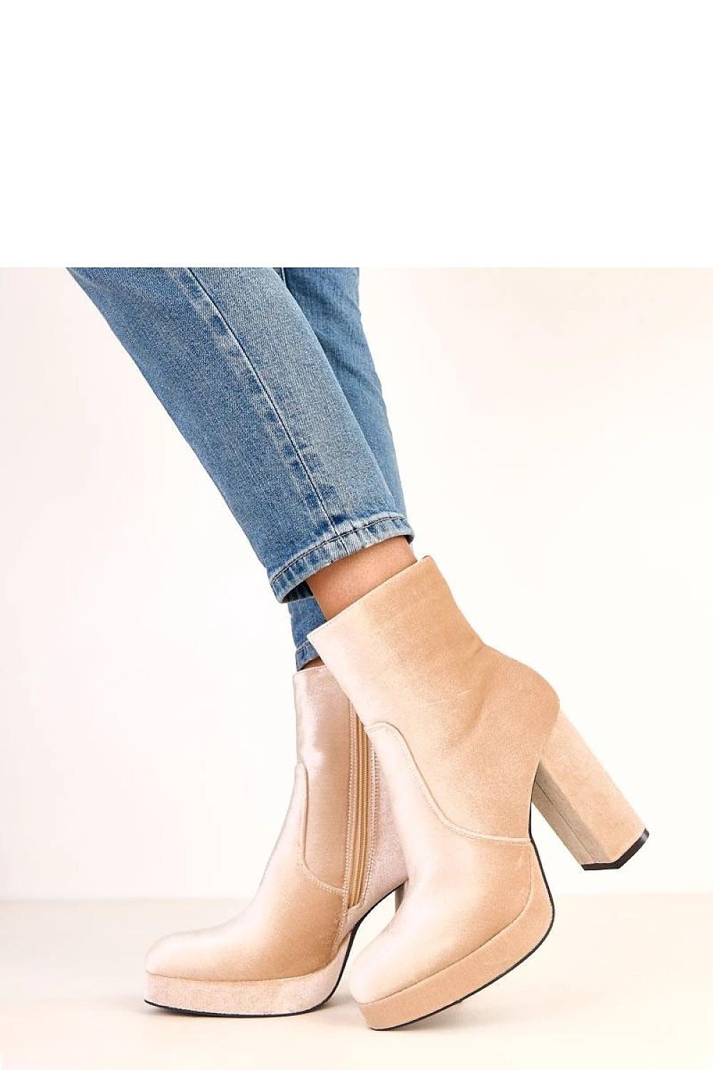 Ekologiska Klackskor, Stövletter - Solea - ekologiskt Veganskt mockaläder - Organic LifestyleEkologiska Klackskor, Stövletter - Solea - ekologiskt Veganskt mockaläder36 Heel boots model 220580 Solea SoleaOrganic Lifestyle220580_1253550beige