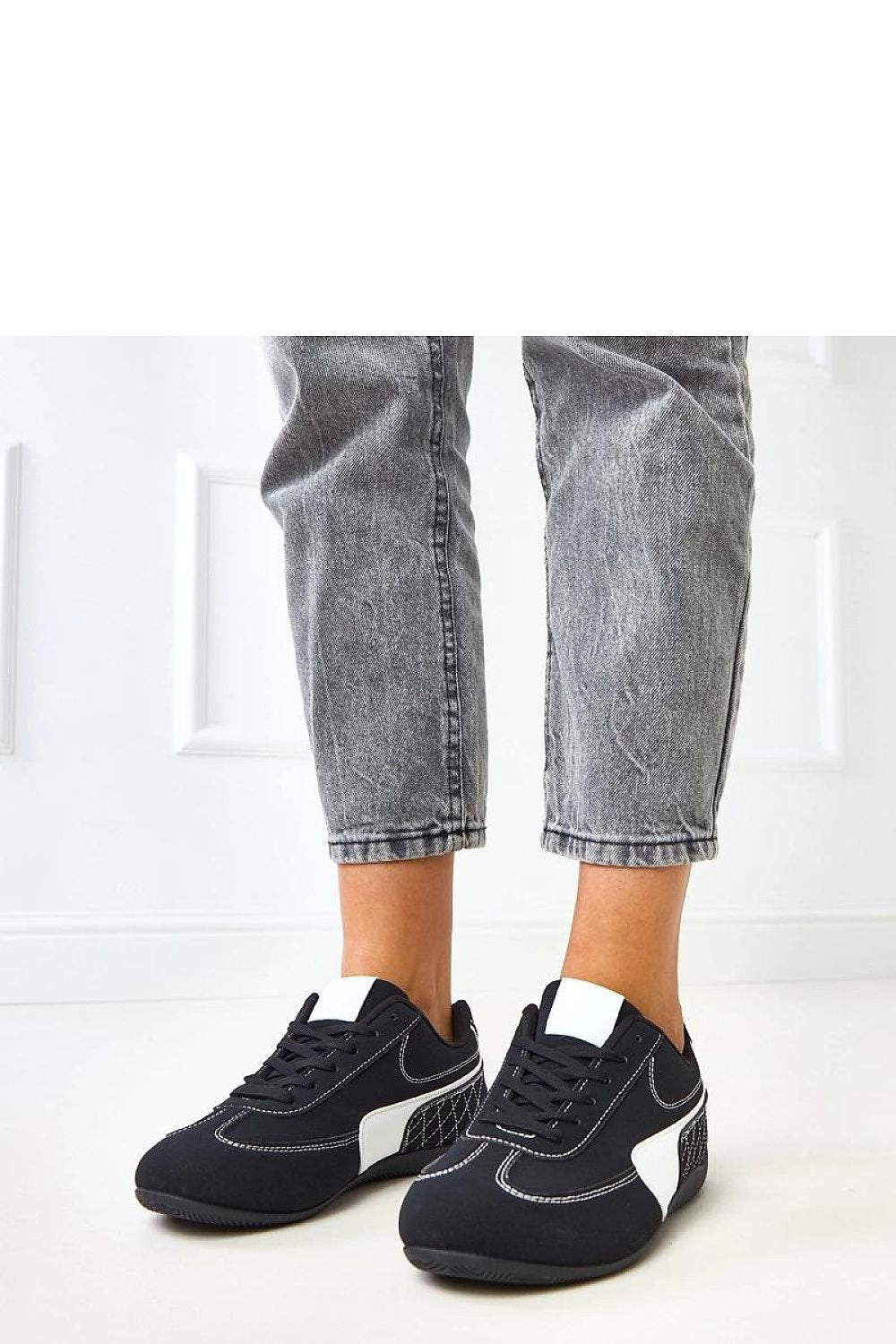 Ekologiska Sneakers i Ekologiskt Veganskt mockaläder med vita detaljer - Solea - Organic LifestyleEkologiska Sneakers i Ekologiskt Veganskt mockaläder med vita detaljer - Solea36 Sport Shoes model 218147 Solea SoleaOrganic Lifestyle218147_1243200Svart