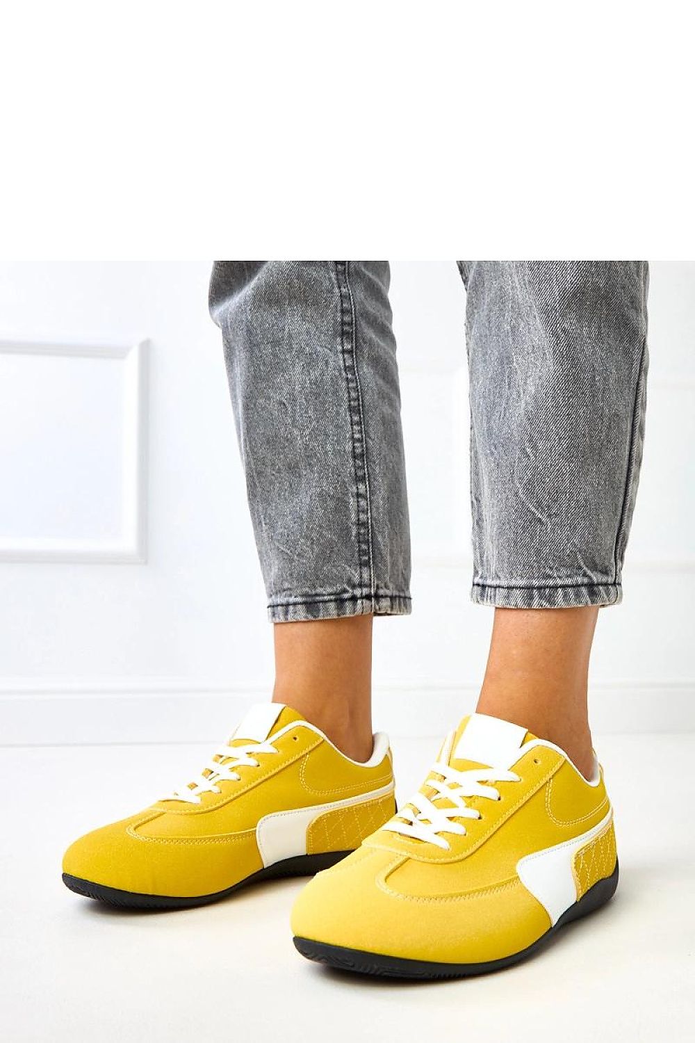 Ekologiska Sneakers i Ekologiskt Veganskt mockaläder med vita detaljer - Solea - Organic LifestyleEkologiska Sneakers i Ekologiskt Veganskt mockaläder med vita detaljer - Solea36 Sport Shoes model 218146 Solea SoleaOrganic Lifestyle218146_1243194Gul