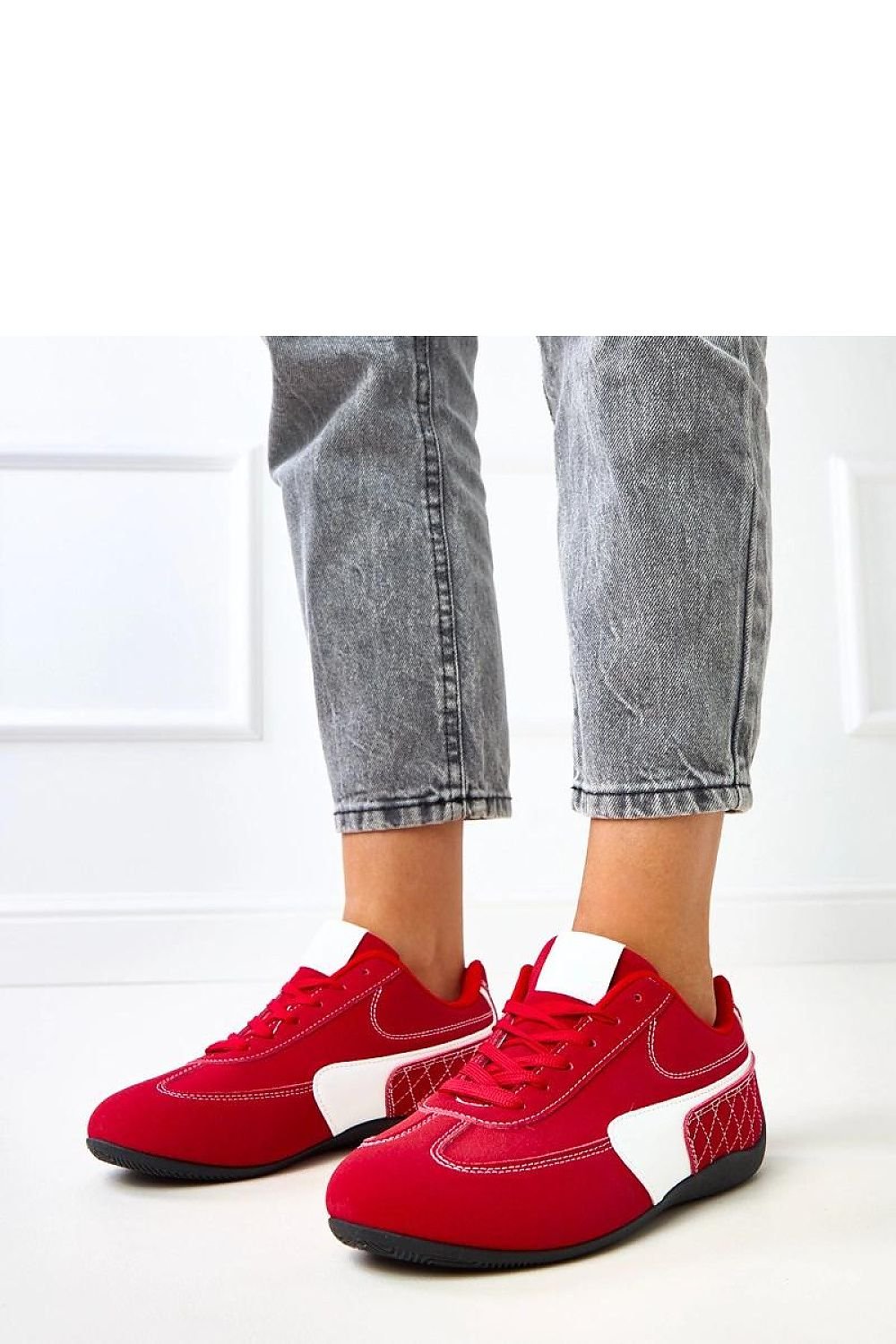 Ekologiska Sneakers i Ekologiskt Veganskt mockaläder med vita detaljer - Solea - Organic LifestyleEkologiska Sneakers i Ekologiskt Veganskt mockaläder med vita detaljer - Solea36 Sport Shoes model 218145 Solea SoleaOrganic Lifestyle218145_1243188Röd