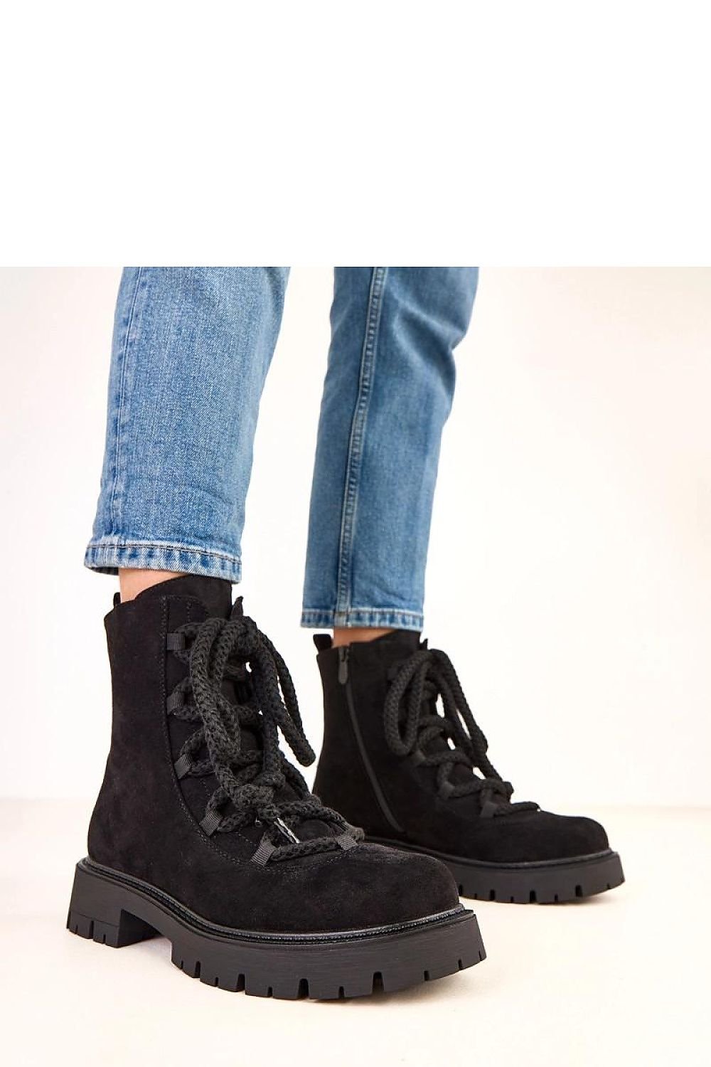 Ekologiska svarta Boots i högkvalitativt Ekologiskt Veganskt mockaläder med rosa snörning - Solea - Organic LifestyleEkologiska svarta Boots i högkvalitativt Ekologiskt Veganskt mockaläder med rosa snörning - Solea36 Boots model 220572 Solea SoleaOrganic Lifestyle220572_1253502black 2