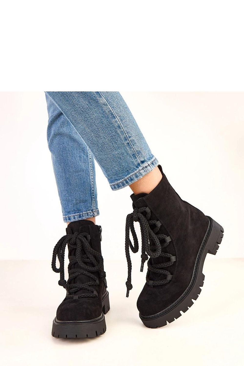 Ekologiska svarta Boots i högkvalitativt Ekologiskt Veganskt mockaläder med rosa snörning - Solea - Organic LifestyleEkologiska svarta Boots i högkvalitativt Ekologiskt Veganskt mockaläder med rosa snörning - Solea36 Boots model 220572 Solea SoleaOrganic Lifestyle220572_1253502black 2