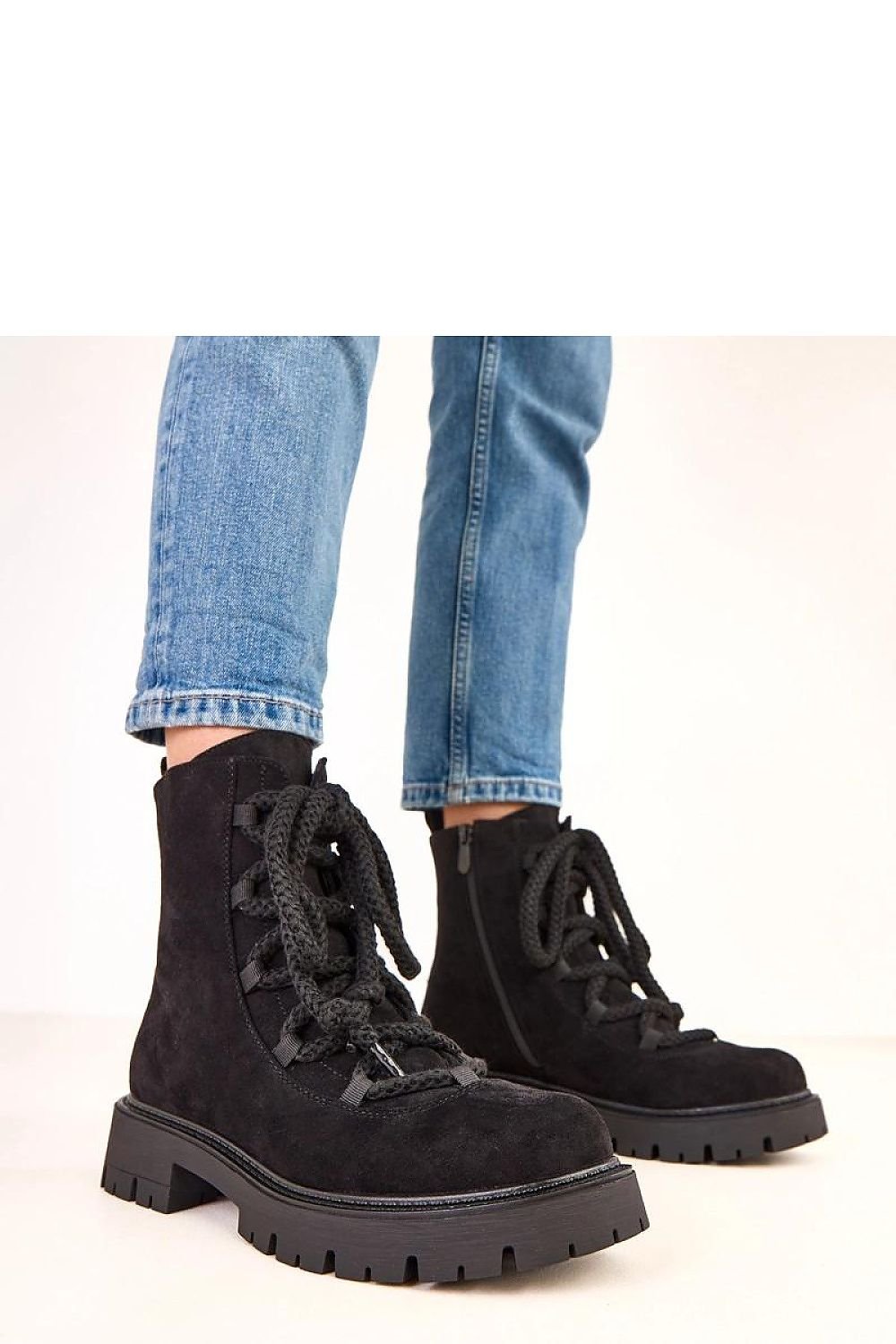 Ekologiska svarta Boots i högkvalitativt Ekologiskt Veganskt mockaläder med rosa snörning - Solea - Organic LifestyleEkologiska svarta Boots i högkvalitativt Ekologiskt Veganskt mockaläder med rosa snörning - Solea36 Boots model 220572 Solea SoleaOrganic Lifestyle220572_1253502black 2