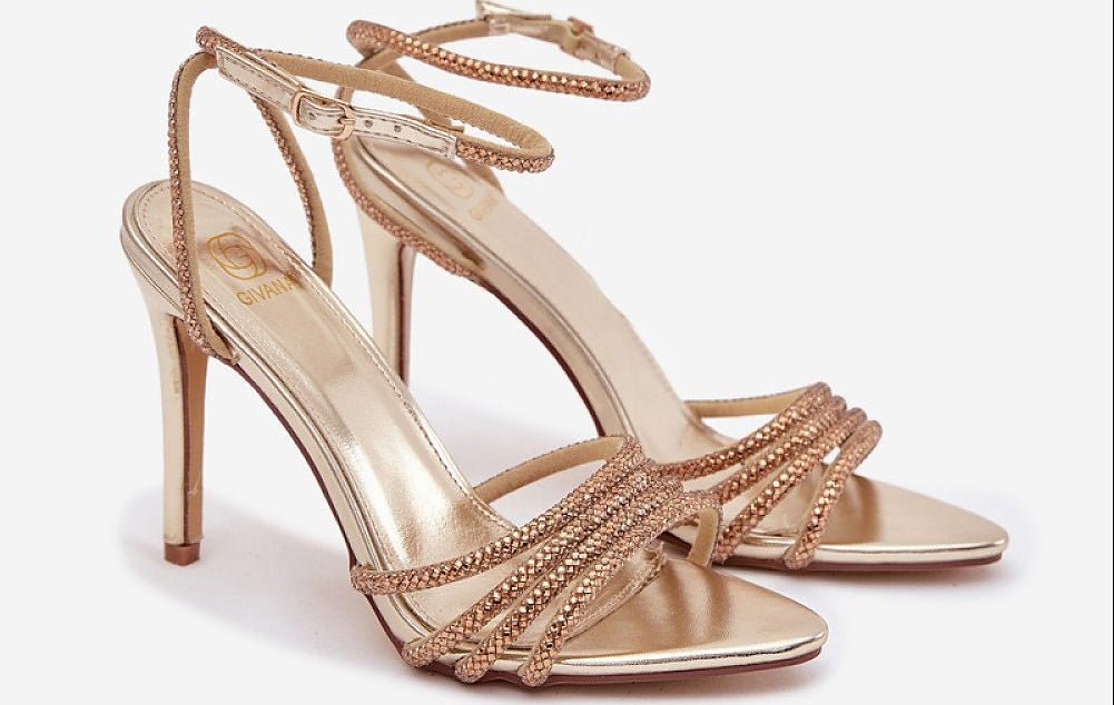 Klacksandaler i Vegansk Ecoläder - med Kristallprydda Remmar - Organic LifestyleKlacksandaler i Vegansk Ecoläder - med Kristallprydda Remmar37 Heel sandals model 222256 Step in style Step in styleOrganic Lifestyle222256_1259087Guld