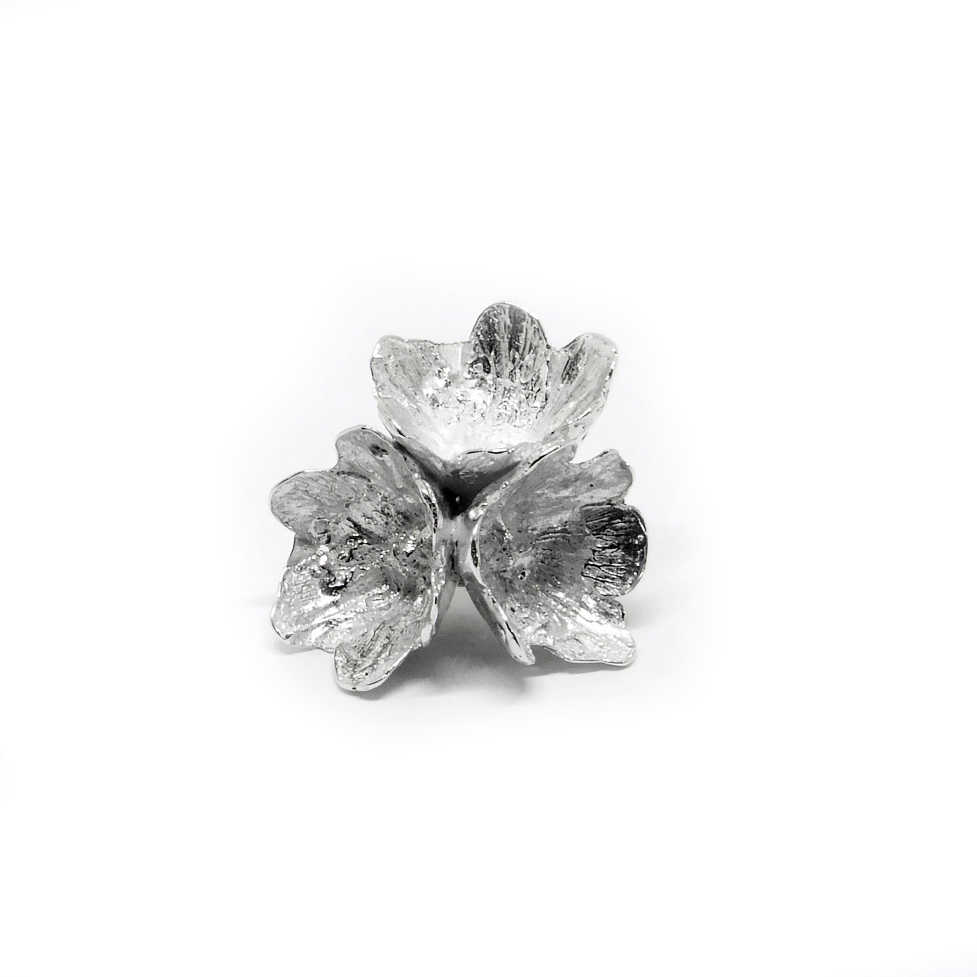 Lapel pin - SPRING Hepatica - Organic LifestyleLapel pin - SPRING HepaticaLapel pin - SPRING HepaticaAgnes Veski JewelleryOrganic Lifestylespring-sinilill-rinnanoel-agnesveski