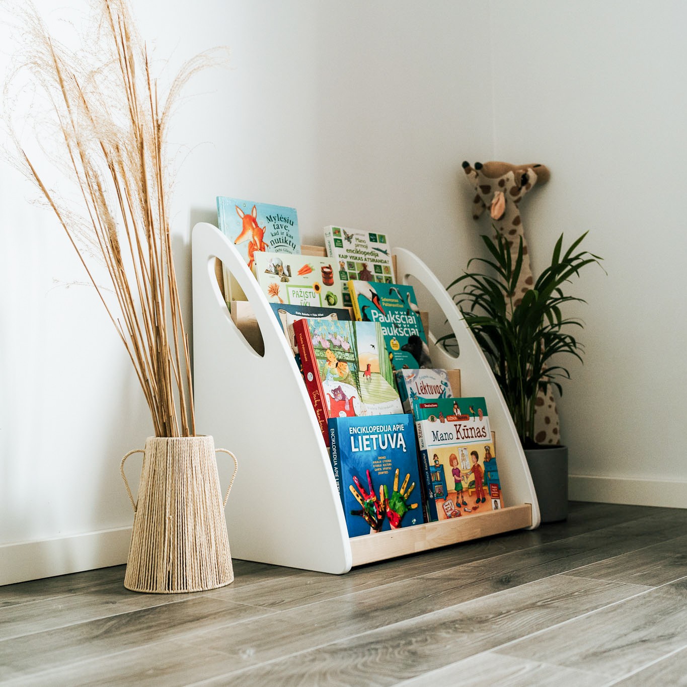 Montessori Bookshelf With Book Storage - 4 Shelves
