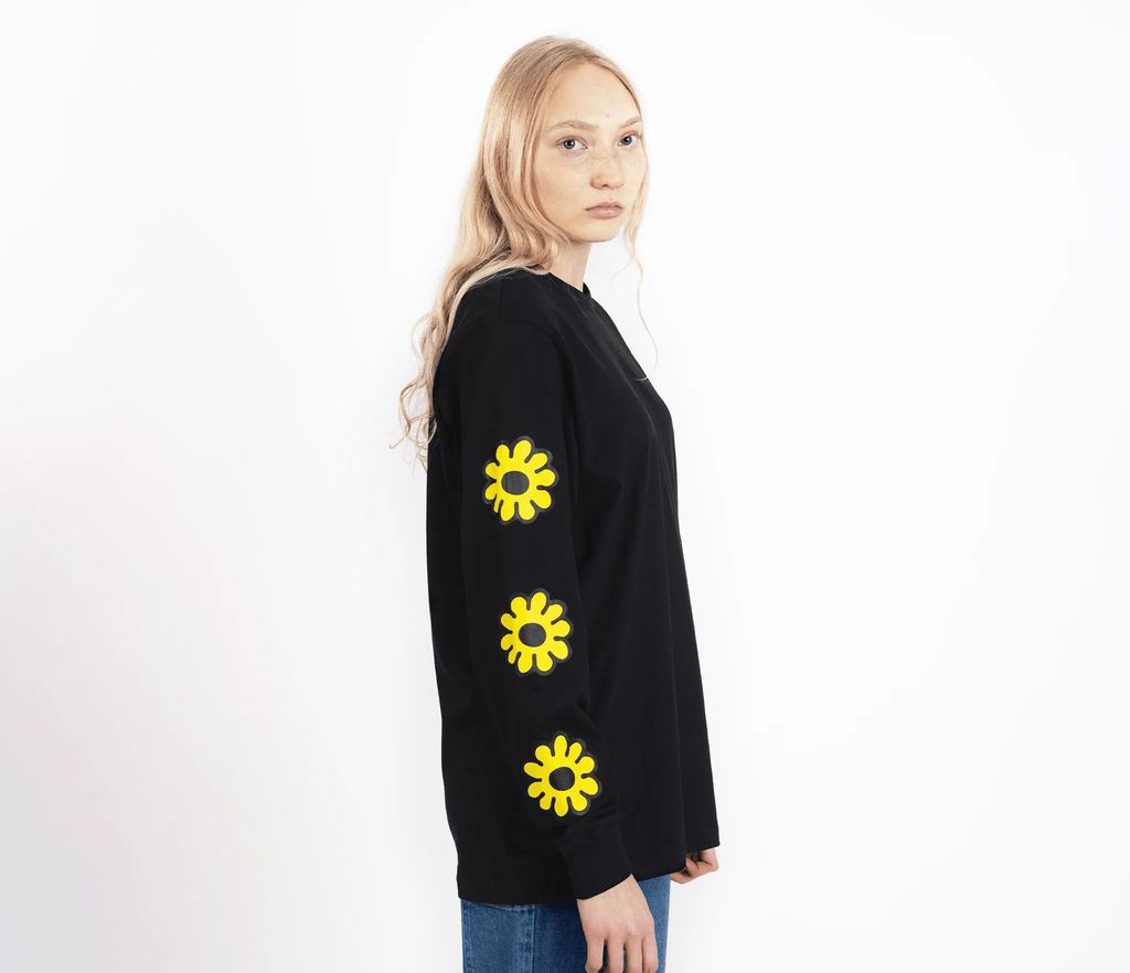 Moomintroll's Flower Longsleeve Shirt With Cuffrib Unisex - Black - Organic LifestyleMoomintroll's Flower Longsleeve Shirt With Cuffrib Unisex - BlackMoomintroll's Flower Longsleeve Shirt With Cuffrib Unisex - BlackMoomin by NordicBuddiesOrganic LifestyleMOOMIN54A-XXLXXL