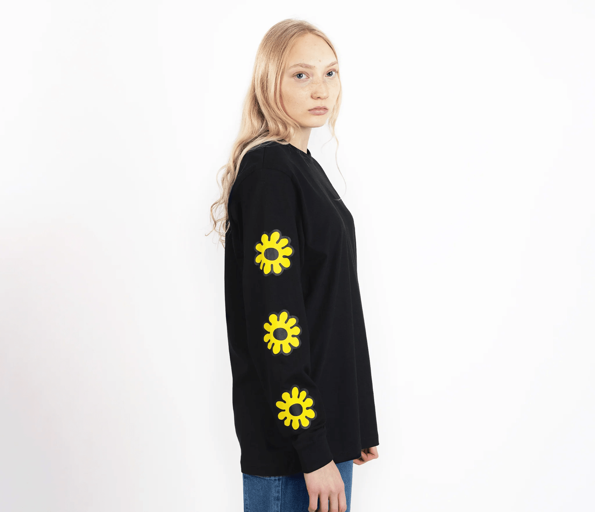 Moomintroll's Flower Longsleeve Shirt With Cuffrib Unisex - Black - Organic LifestyleMoomintroll's Flower Longsleeve Shirt With Cuffrib Unisex - BlackMoomintroll's Flower Longsleeve Shirt With Cuffrib Unisex - BlackMoomin by NordicBuddiesOrganic LifestyleMOOMIN54A-XXLXXL