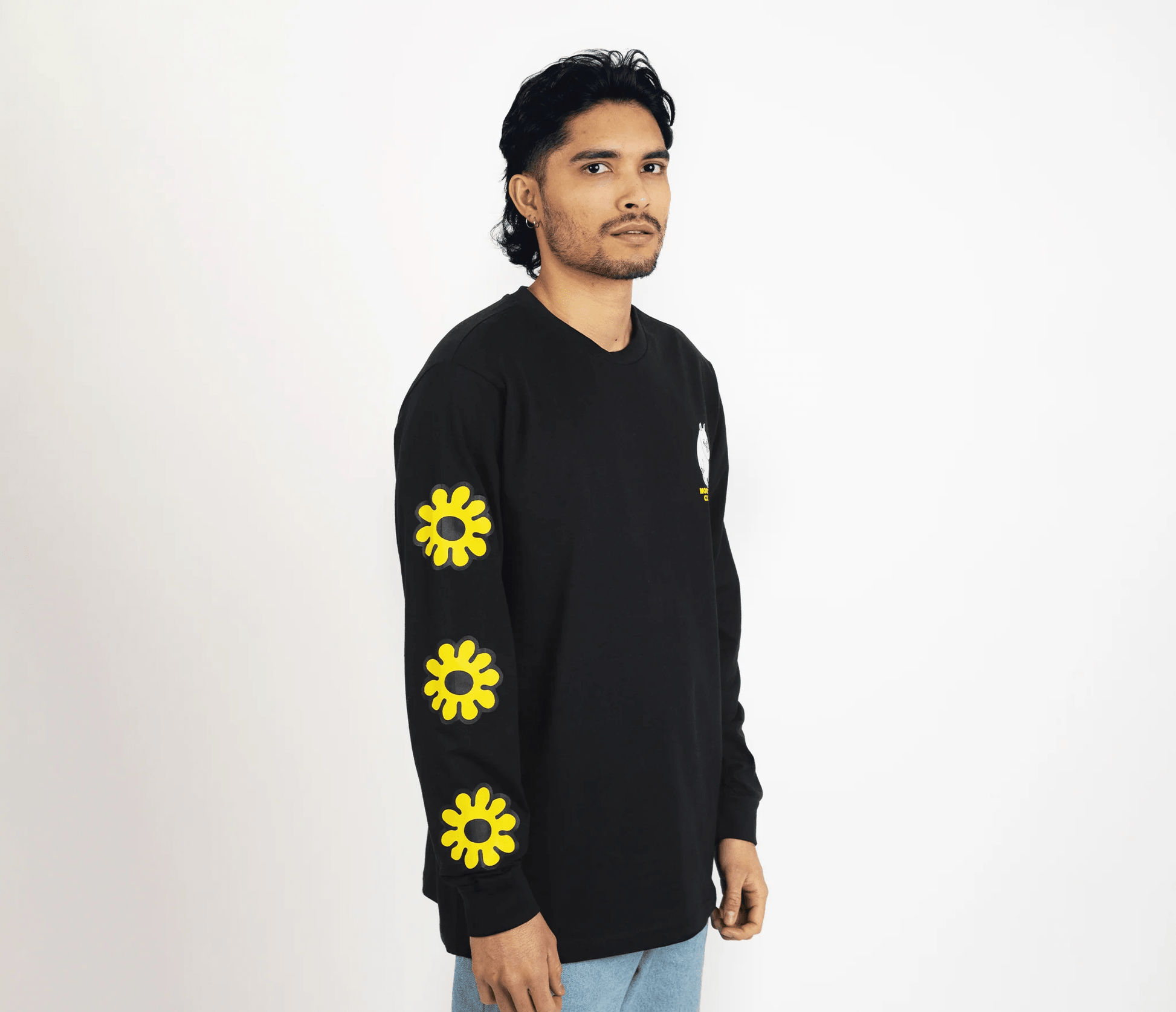 Moomintroll's Flower Longsleeve Shirt With Cuffrib Unisex - Black - Organic LifestyleMoomintroll's Flower Longsleeve Shirt With Cuffrib Unisex - BlackMoomintroll's Flower Longsleeve Shirt With Cuffrib Unisex - BlackMoomin by NordicBuddiesOrganic LifestyleMOOMIN54A-XXLXXL