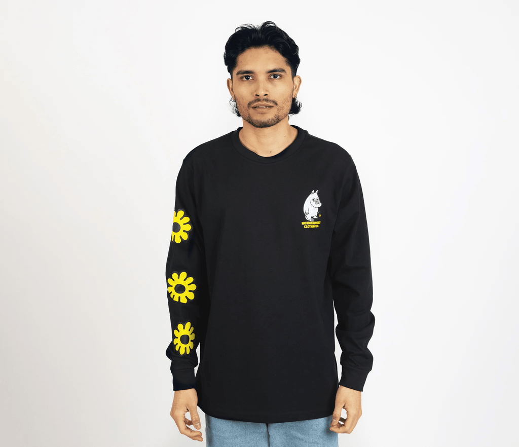 Moomintroll's Flower Longsleeve Shirt With Cuffrib Unisex - Black - Organic LifestyleMoomintroll's Flower Longsleeve Shirt With Cuffrib Unisex - BlackMoomintroll's Flower Longsleeve Shirt With Cuffrib Unisex - BlackMoomin by NordicBuddiesOrganic LifestyleMOOMIN54A-XXLXXL