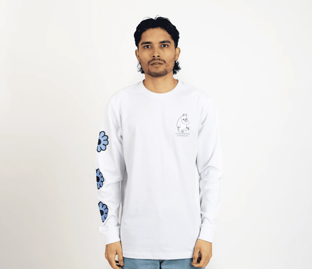Moomintroll's Flower Longsleeve Shirt With Cuffrib Unisex - White - Organic LifestyleMoomintroll's Flower Longsleeve Shirt With Cuffrib Unisex - WhiteMoomintroll's Flower Longsleeve Shirt With Cuffrib Unisex - WhiteMoomin by NordicBuddiesOrganic LifestyleMOOMIN54B-XXLXXL