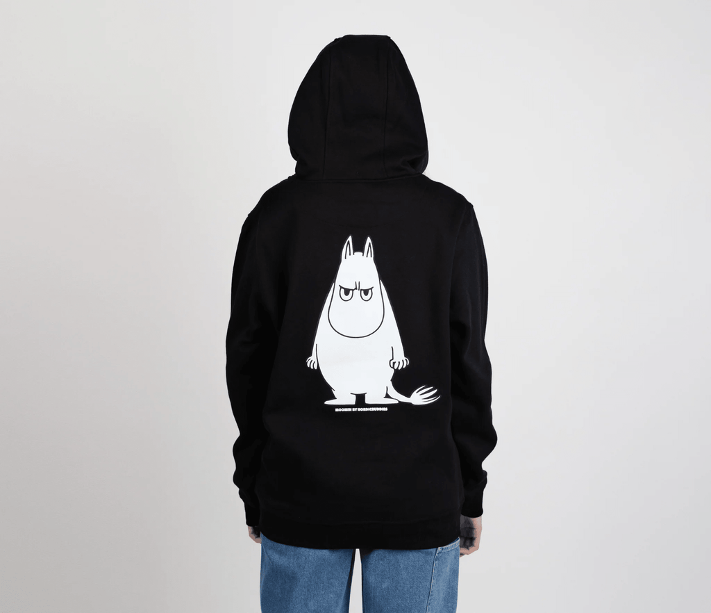 Moomintroll's Temper Hoodie Unisex - Black - Organic LifestyleMoomintroll's Temper Hoodie Unisex - BlackMoomintroll's Temper Hoodie Unisex - BlackMoomin by NordicBuddiesOrganic LifestyleMOOMIN50Q-XXLXXL