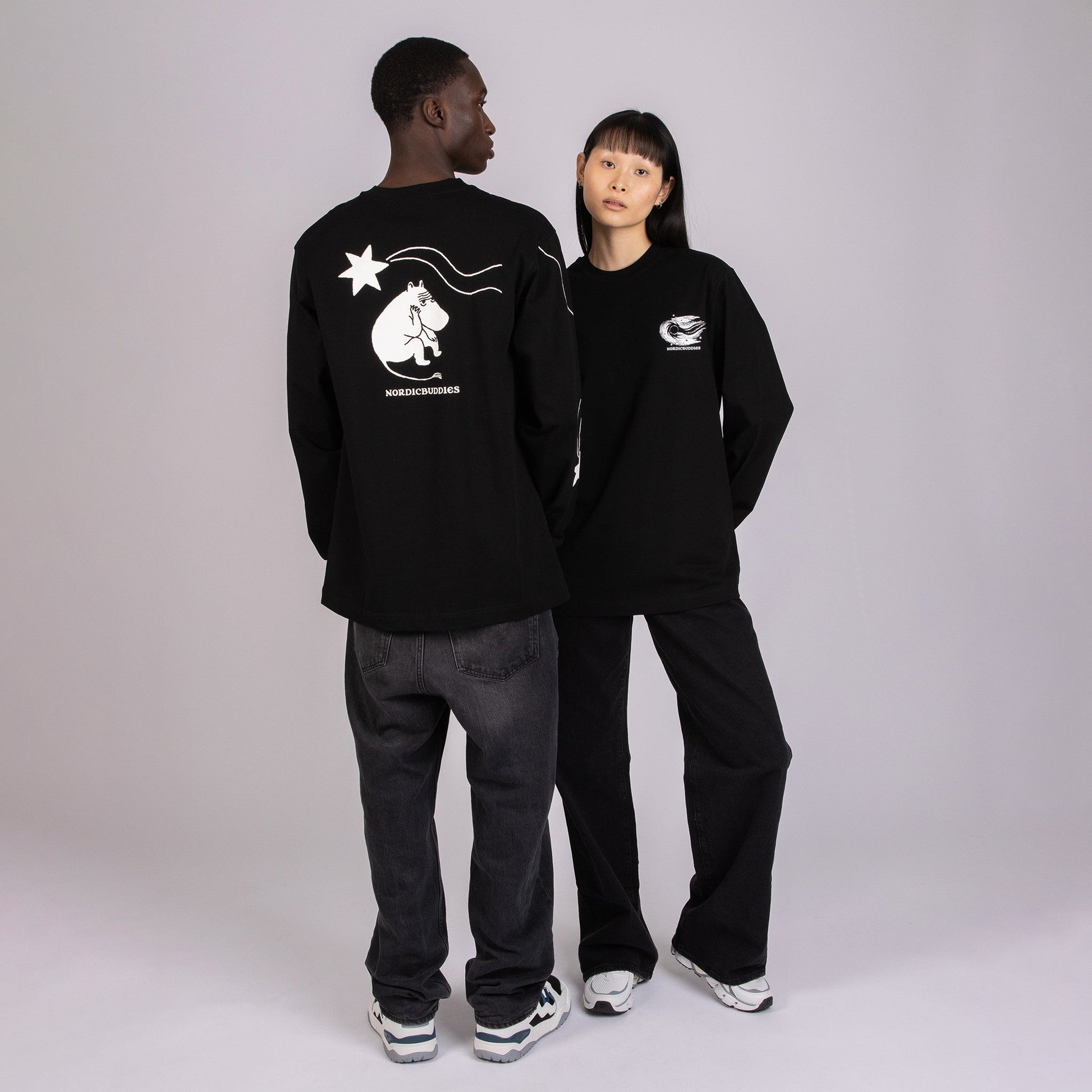 Novels Longsleeve Shirt With Cuffrib Unisex - Black - Organic LifestyleNovels Longsleeve Shirt With Cuffrib Unisex - BlackNovels Longsleeve Shirt With Cuffrib Unisex - BlackMoomin by NordicBuddiesOrganic LifestyleNOV54B-XXLXXL