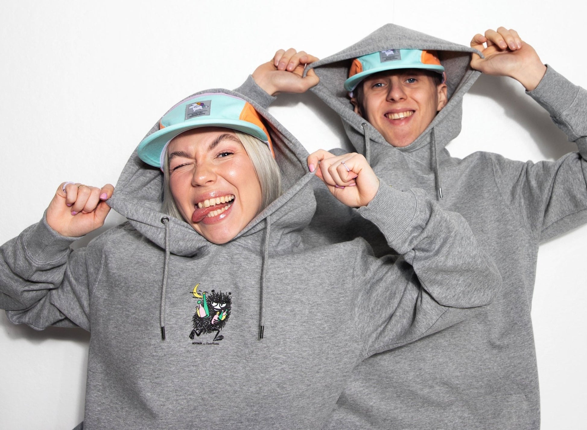 Premium Unisex Heavy Cotton Hoodie Stinky - Grey - Organic LifestylePremium Unisex Heavy Cotton Hoodie Stinky - GreyPremium Unisex Heavy Cotton Hoodie Stinky - GreyMoomin by NordicBuddiesOrganic LifestyleSTINKY50D-XXLXXL