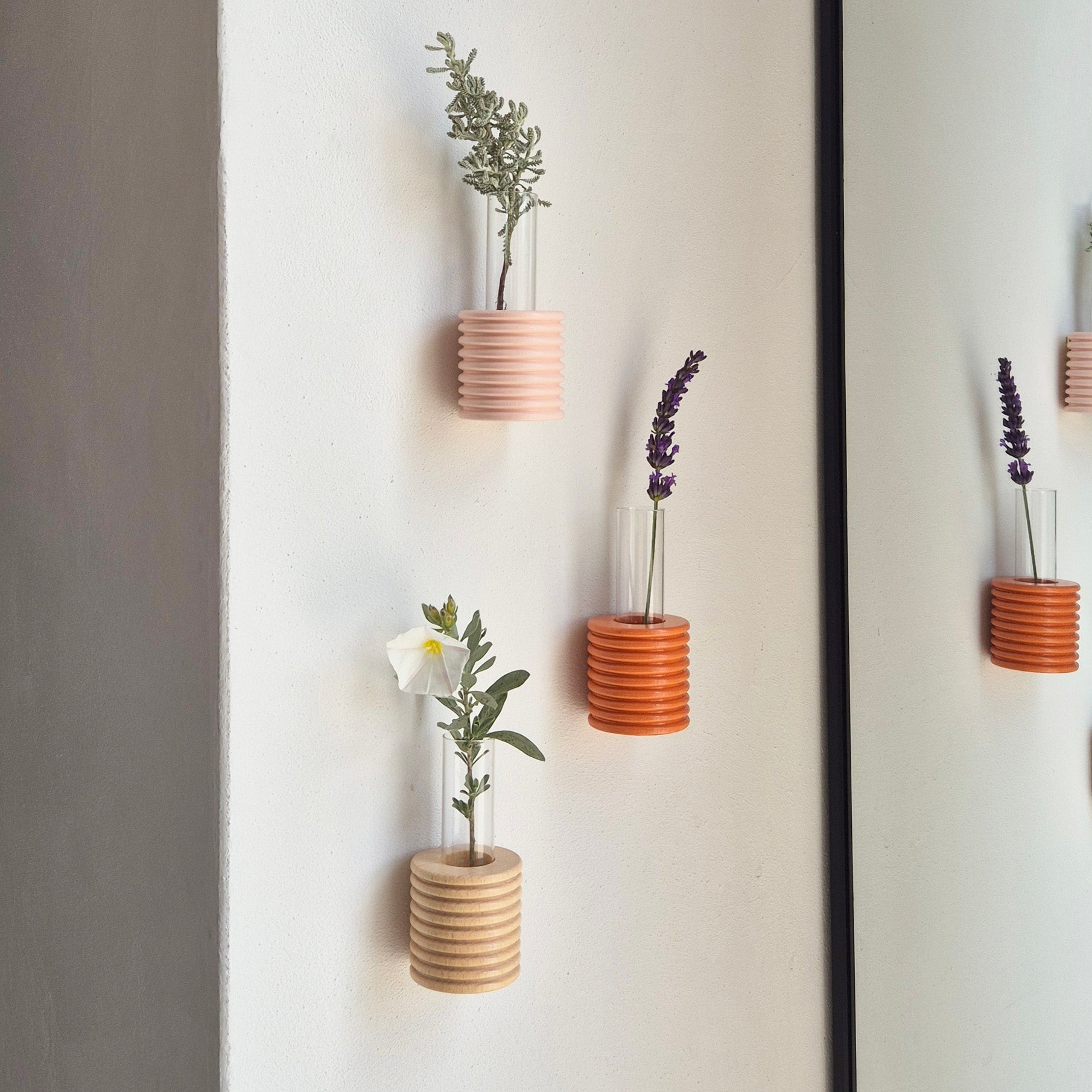 Ribble Wall Vase – Wooden