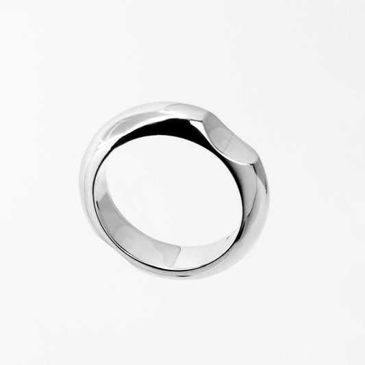 Ring HOLLOW - Organic LifestyleRing HOLLOWRing HOLLOWMaarja PaluOrganic Lifestylemaarja-ring-6nar-1818