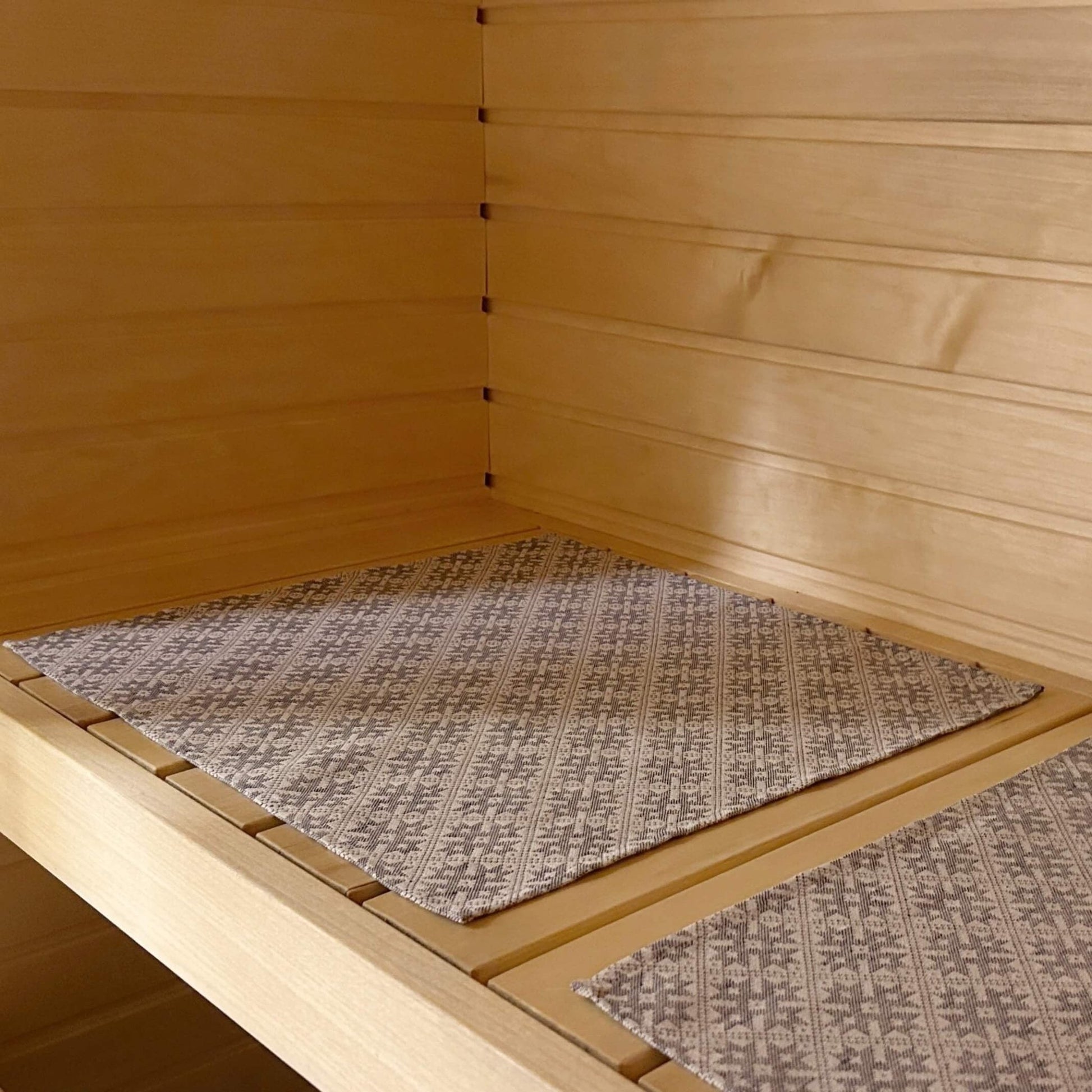 Seating Pad for Sauna, 45 x 50 cm - Pärnumaa - Organic LifestyleSeating Pad for Sauna, 45 x 50 cm - PärnumaaSeating Pad for Sauna, 45 x 50 cm - PärnumaaLOKOOrganic Lifestylesaunalava-istumisalus-40x50-pärnumaa