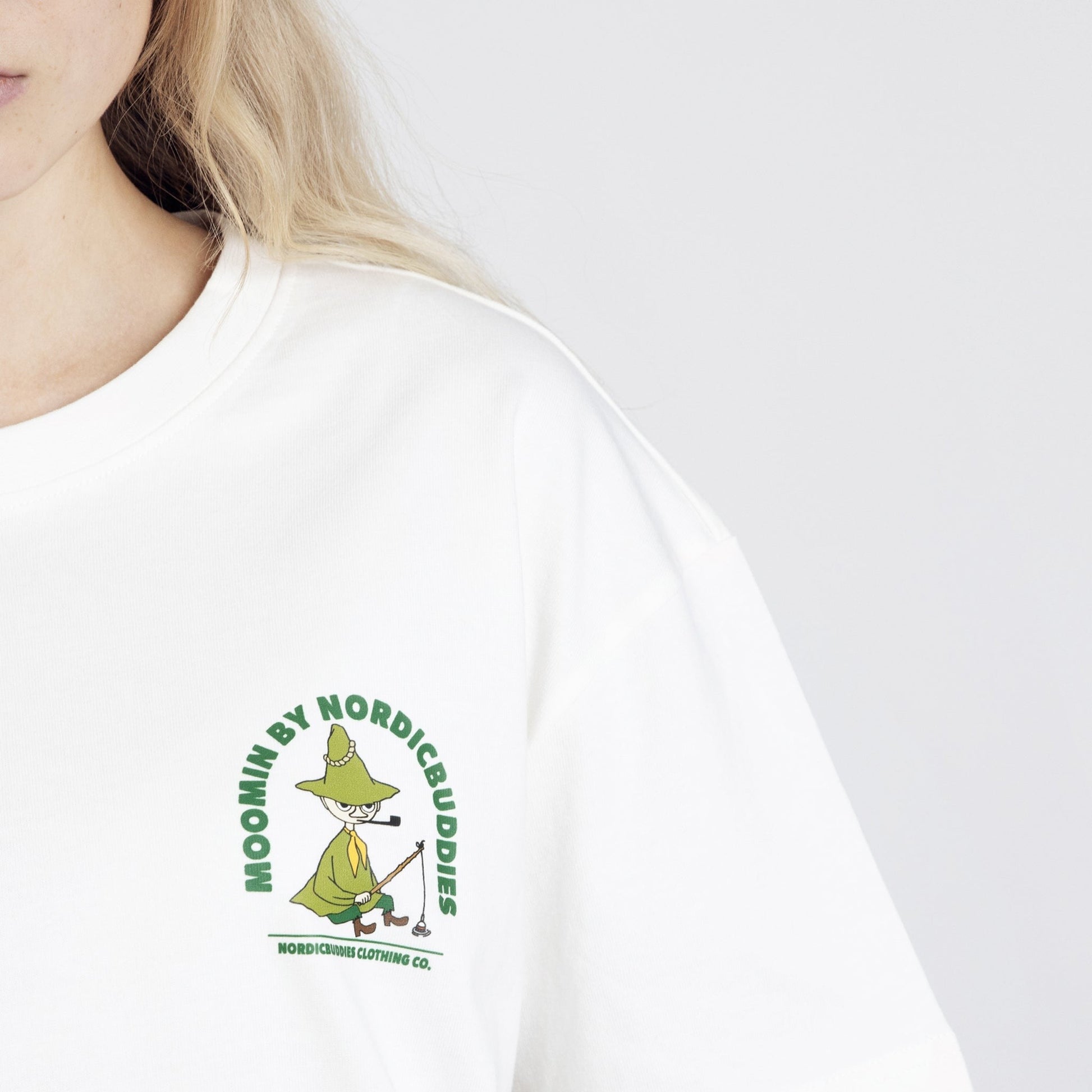 Snufkin Fishing T-Shirt Unisex - White - Organic LifestyleSnufkin Fishing T-Shirt Unisex - WhiteSnufkin Fishing T-Shirt Unisex - WhiteMoomin by NordicBuddiesOrganic LifestyleSNUFKIN52B-XXLXXL