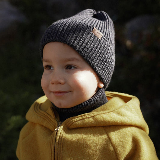 Vintermössa i merinoull för barn - Grafitgrå - Organic LifestyleVintermössa i merinoull för barn - GrafitgråWinter Merino Wool Hat for Kids - GraphitePatuloveOrganic Lifestyle5907001930440