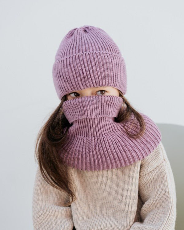 Vintermössa i merinoull för barn - Lila - Organic LifestyleVintermössa i merinoull för barn - LilaWinter Merino Wool Hat for Kids - LilacPatuloveOrganic Lifestyle5907001930389